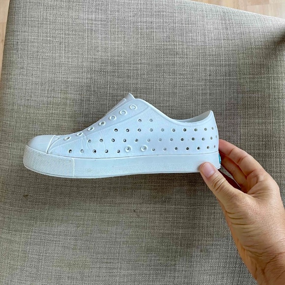 Native white shoes size 3 Junior - Picture 4 of 6